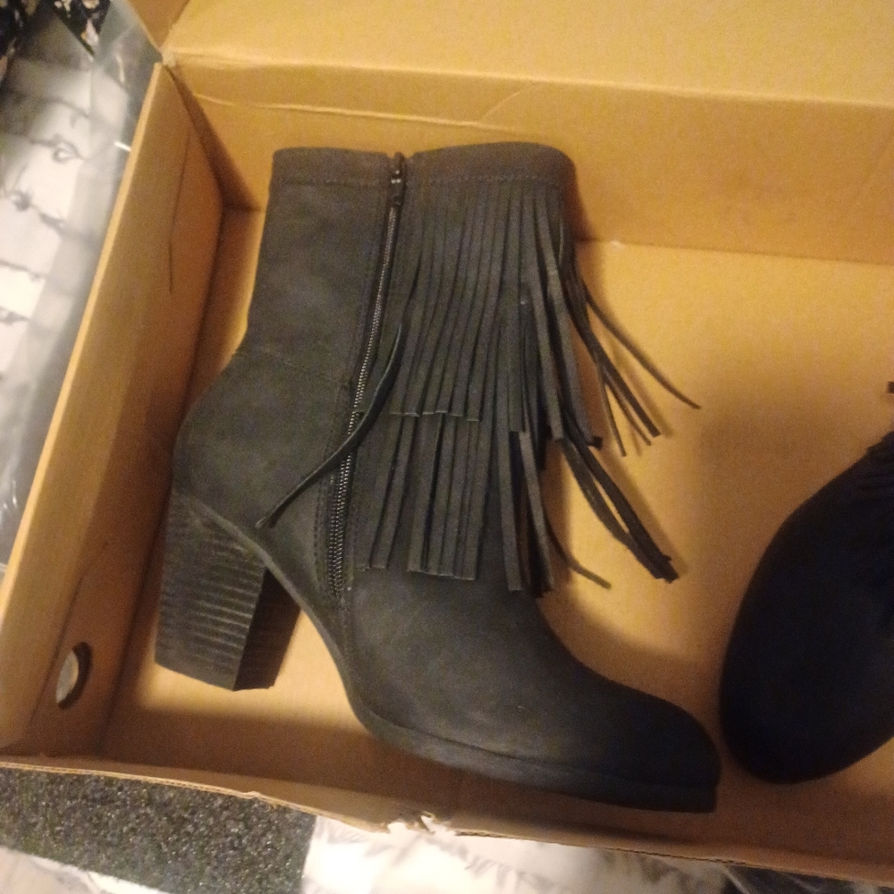 Fringe boots